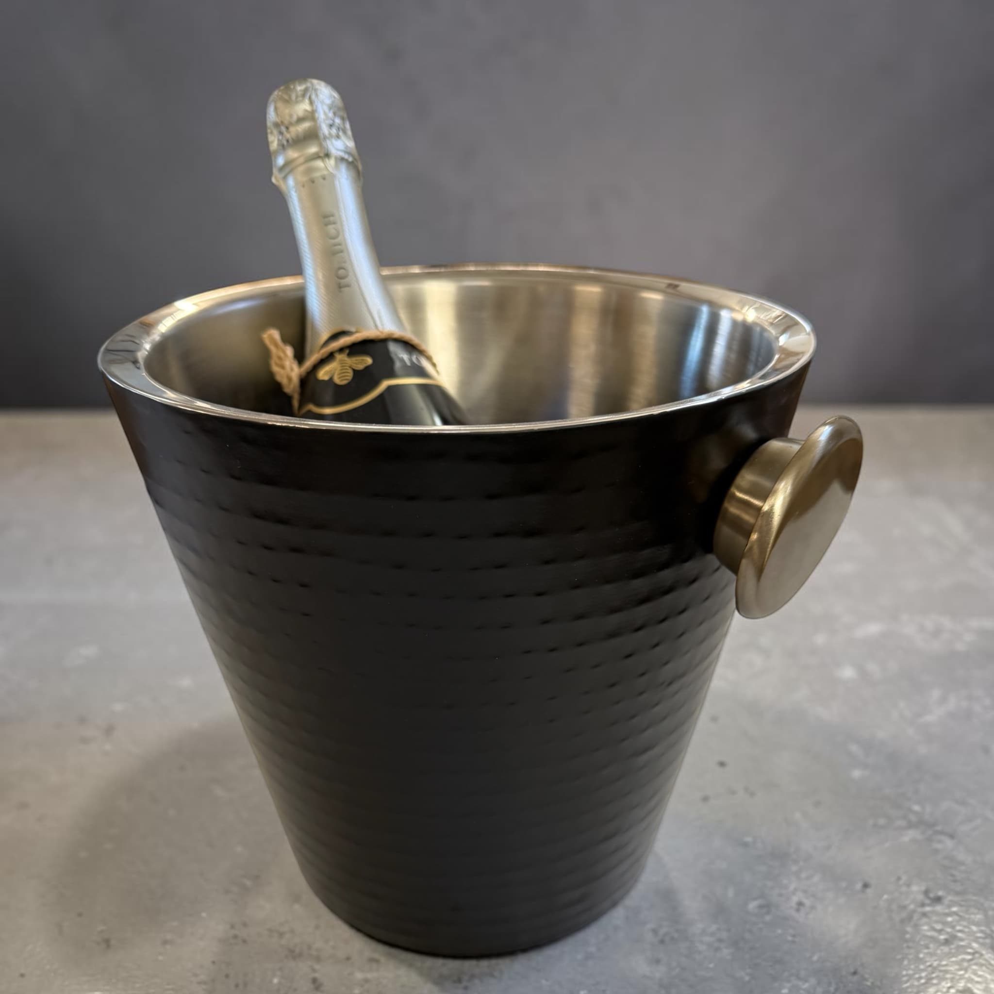 Hammered Single Bottle Champagne Bucket Black & Gold - Image 3